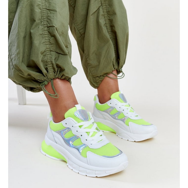 Biało-zielone sneakersy na grubej podeszwie Matea białe