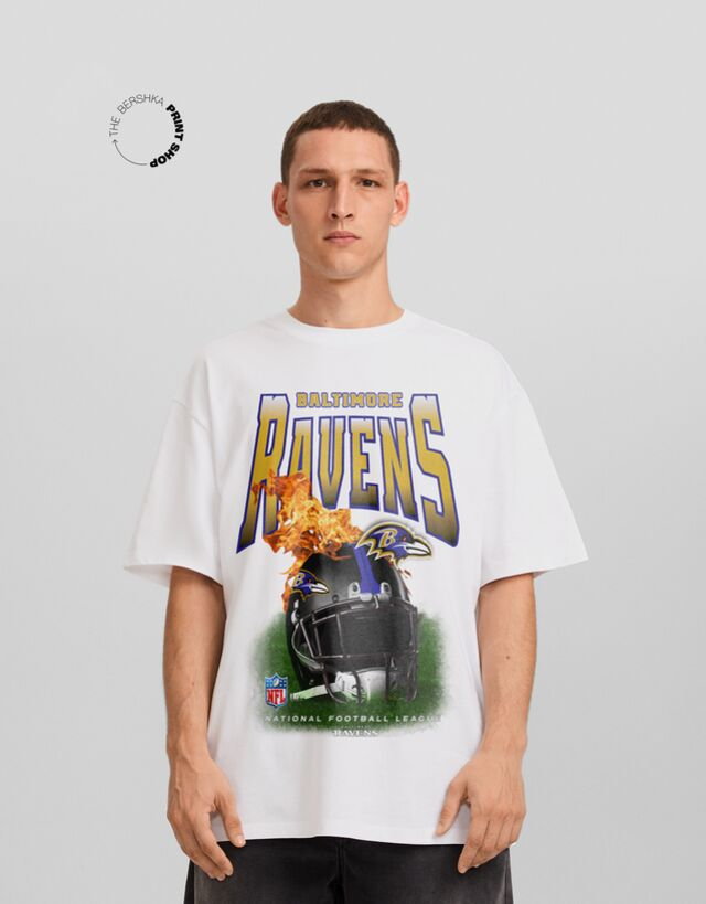 Bershka Koszulka O Pudełkowym Kroju Z Krótkim Rękawem I Nadrukiem Nfl Baltimore Ravens Mężczyzna Xl Biały