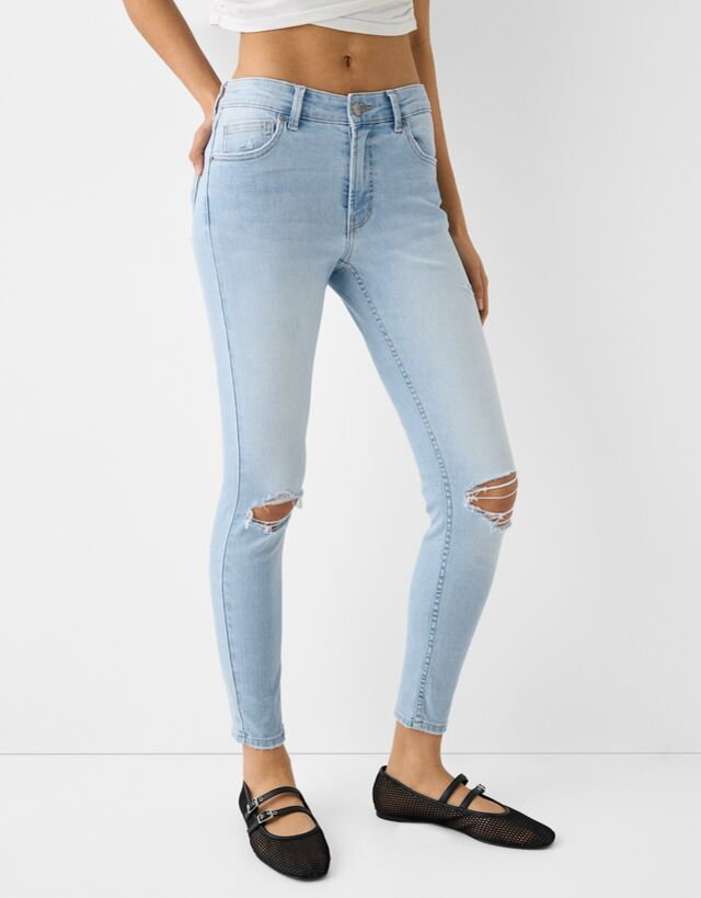 Bershka Jeansy Skinny Fit Z Niskim Stanem Kobieta 42 Jasnoniebieski