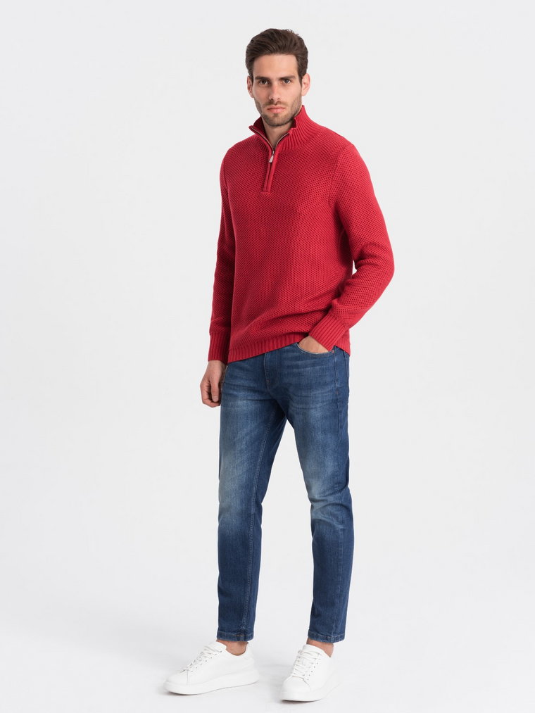 Męski dzianinowy sweter z rozpinaną stójką - czerwony V8 OM-SWZS-0105