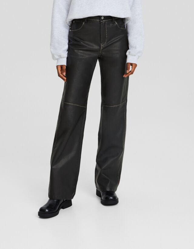 Bershka Spodnie O Kroju Straight Fit Ze Skóry Z Efektem Znoszenia Kobieta Xl Czarny