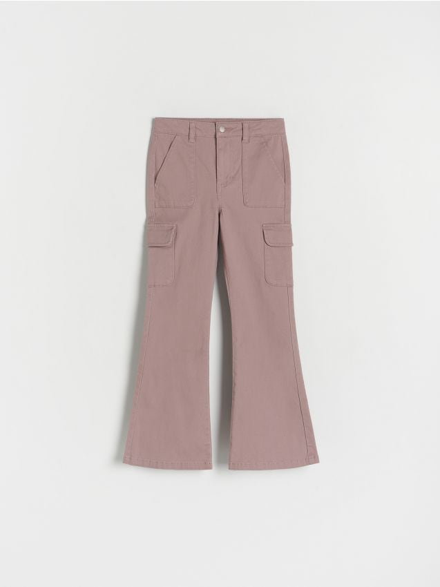 Reserved - Spodnie flare z kieszeniami cargo - kasztanowy