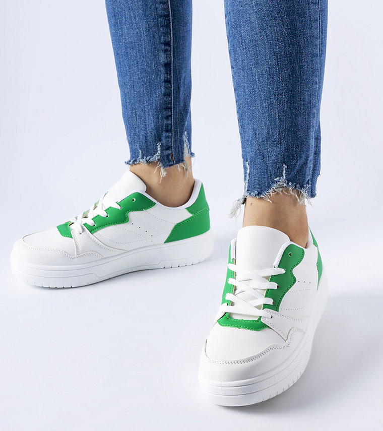Białe sneakersy z zielonym akcentem Fournie