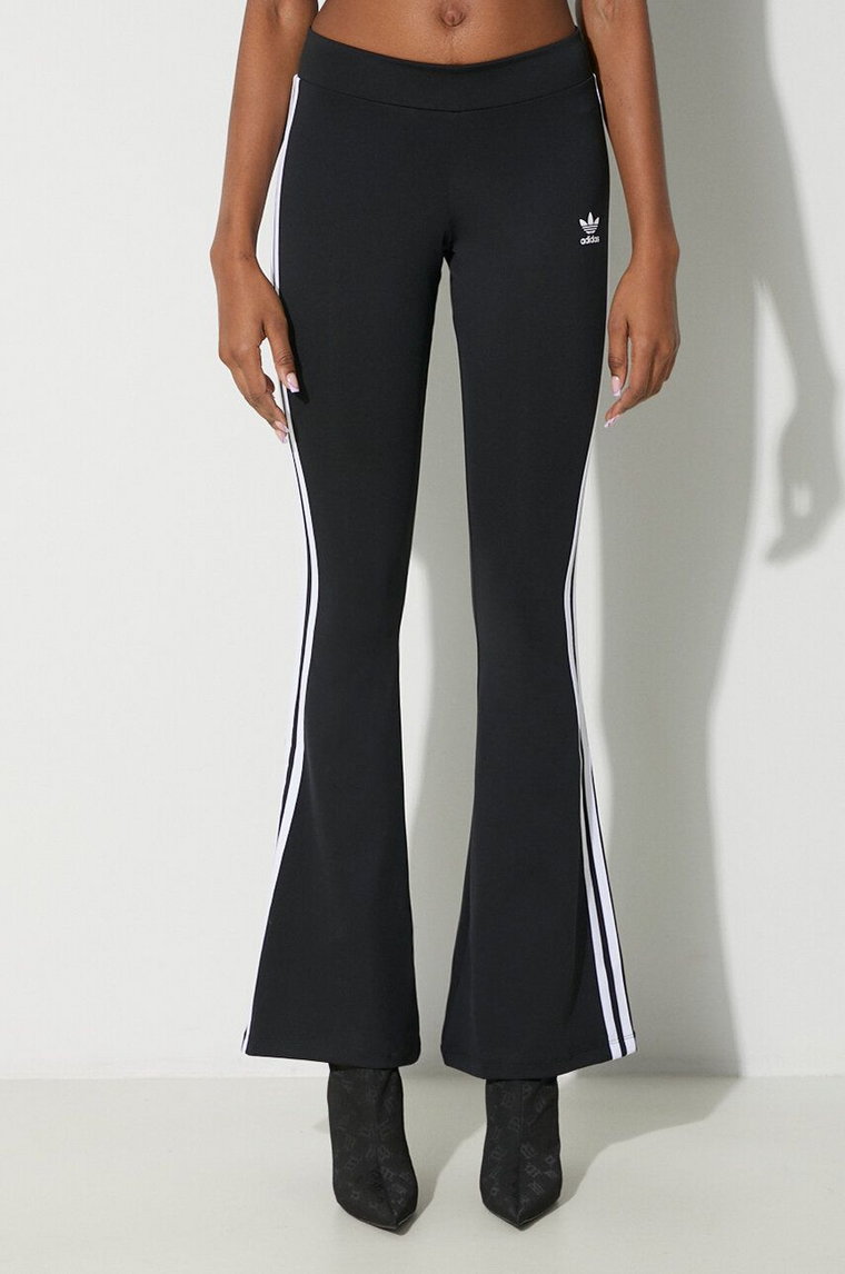 adidas Originals spodnie dresowe Flared Leggings Adicolor kolor czarny z aplikacją IN1100