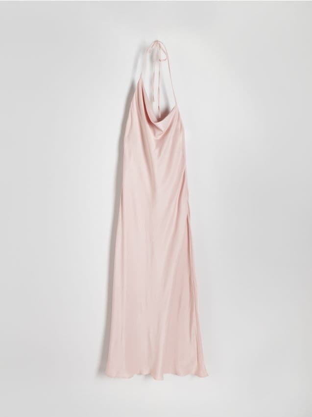 Reserved - Sukienka z asymetrycznym dekoltem - pastelowy róż