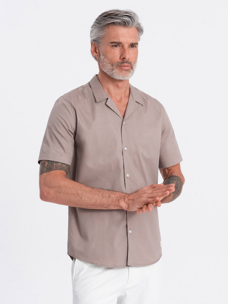 Koszula męska z krótkim rękawem i kubańskim kołnierzem - ciemnobeżowa V3 OM-SHSS-0168