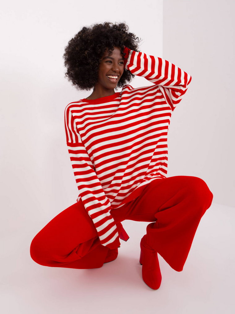 Komplet casualowy czerwony casual sweter i spodnie dekolt okrągły rękaw długi nogawka szeroka