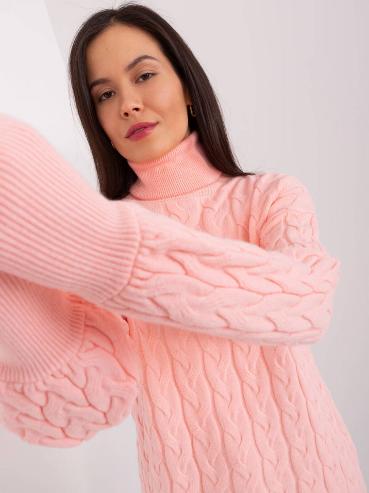 Sweter z golfem brzoskwiniowy casual dekolt golf rękaw długi