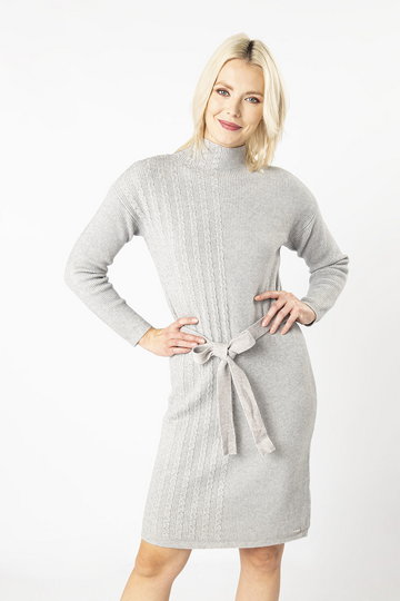 Swetrowa sukienka z paskiem