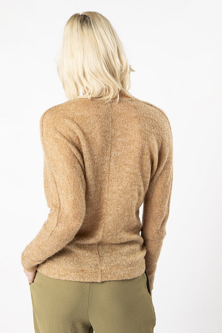 Asymetryczny cienki sweterek