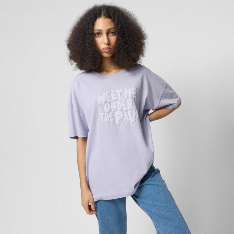 Damski t-shirt oversize z nadrukiem Outhorn OTHWSS24TTSHF1512 - fioletowy