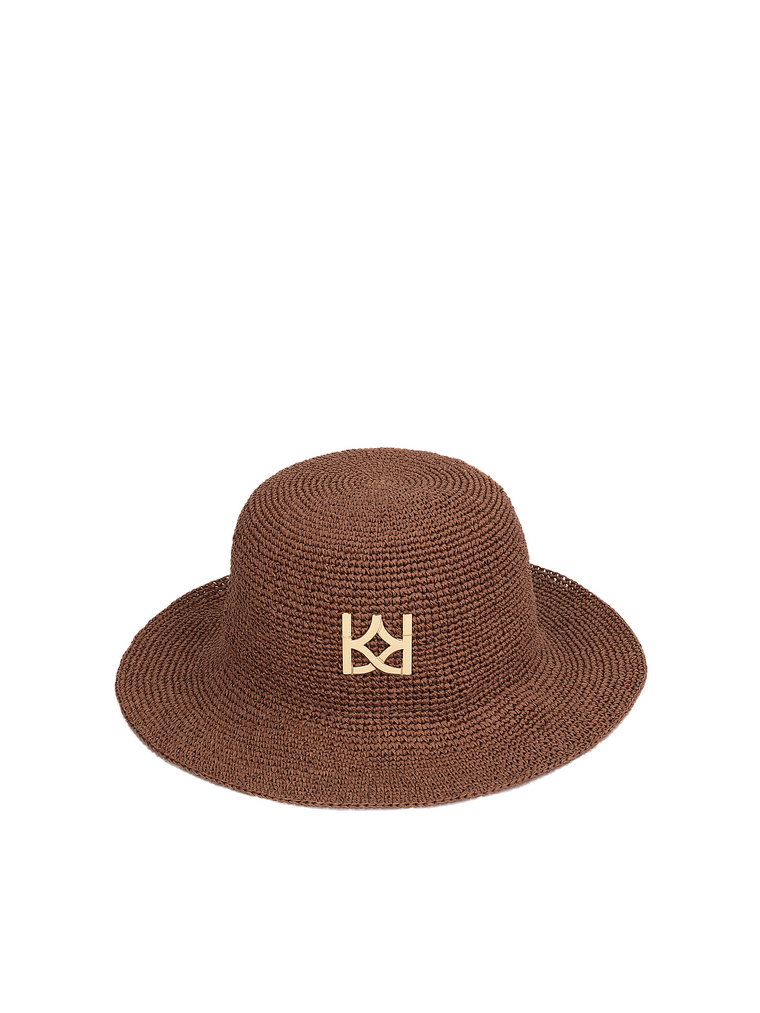 Słomkowy kapelusz z monogramem