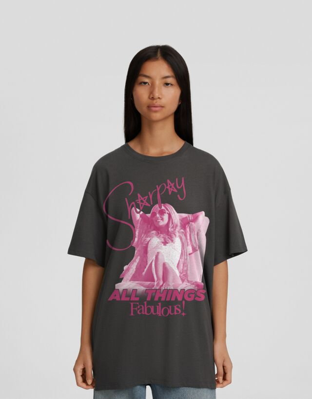 Bershka Sharpay Z High School Musical  Koszulka Oversize Z Nadrukiem I Krótkim Rękawem Kobieta S Ciemnoszary