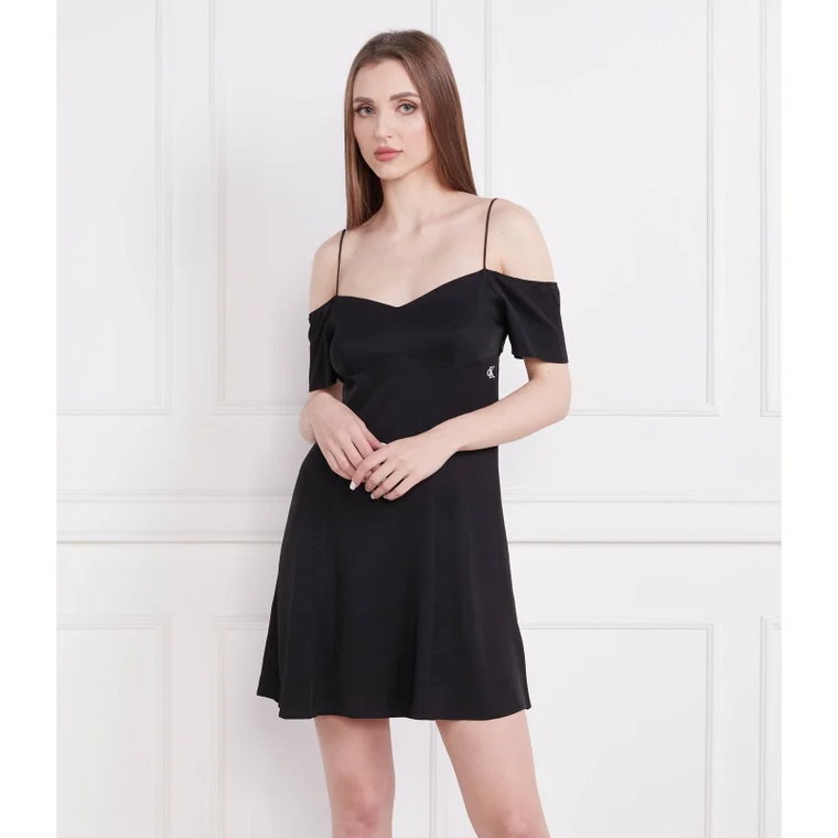 CALVIN KLEIN JEANS Sukienka OFF SHOULDER MINI