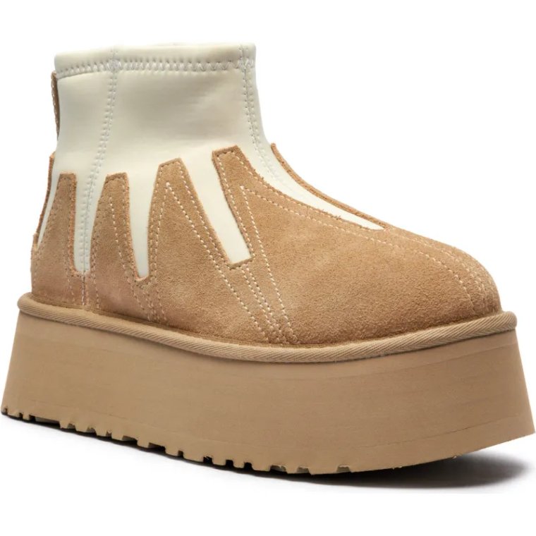 UGG Skórzane śniegowce Classic Novelty