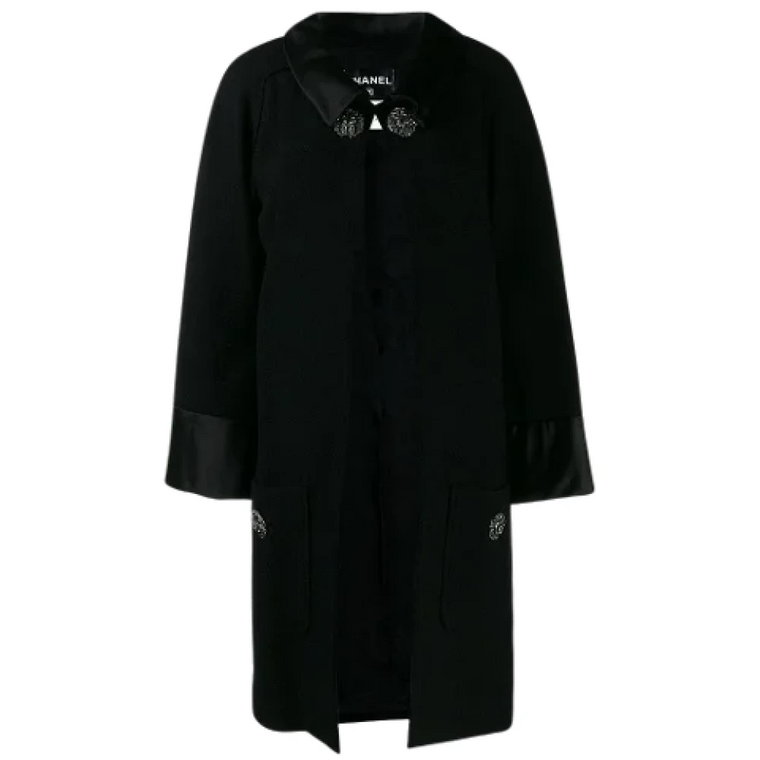 Czarny Wełniany Płaszcz Midi z Kryształowymi Guzikami Chanel Vintage