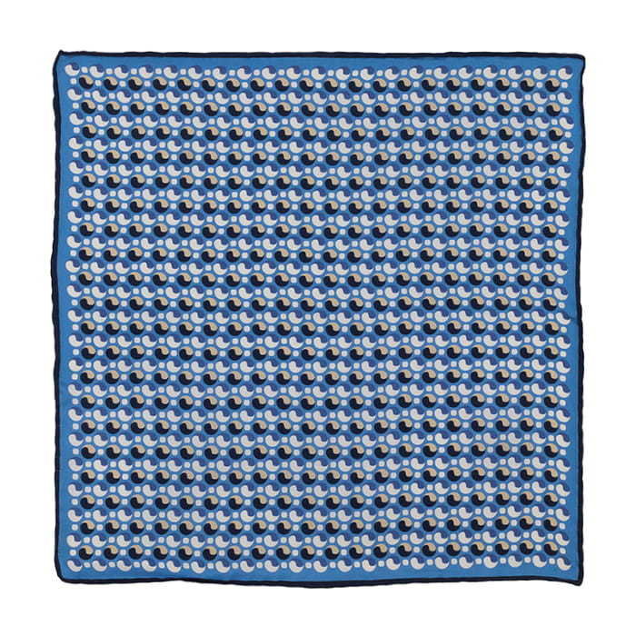 Poszetka jedwabna niebieska we wzory obszyta ręcznie EM 47