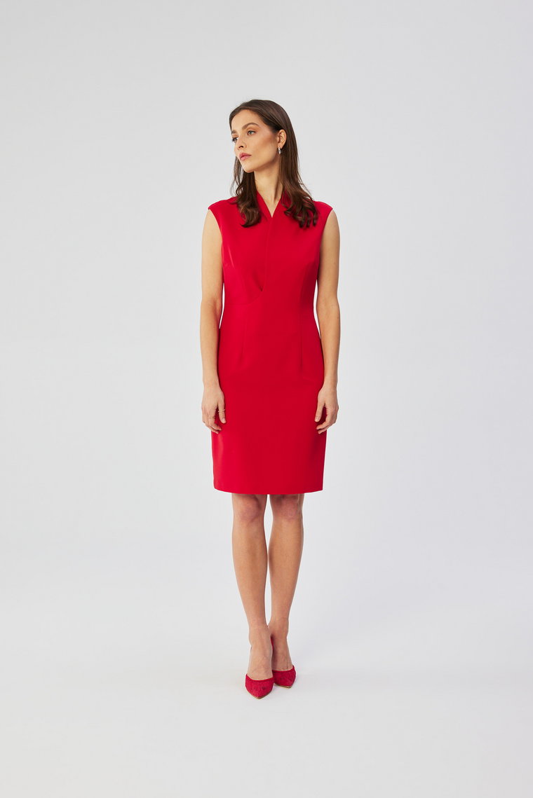 Elegancka ołówkowa sukienka midi bez rękawów czerwona