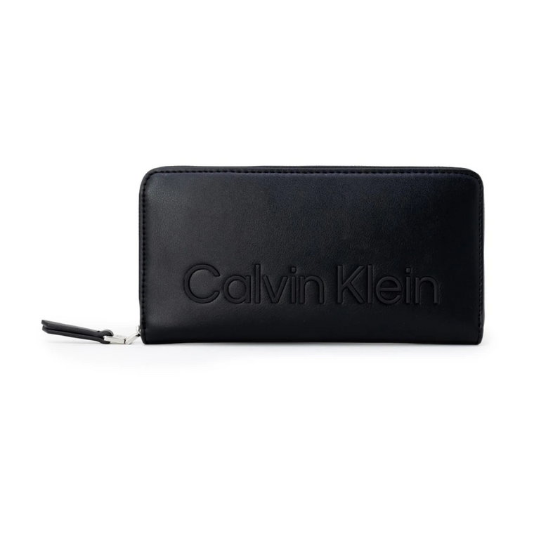 Czarny portfel damski z zamkiem Calvin Klein Jeans