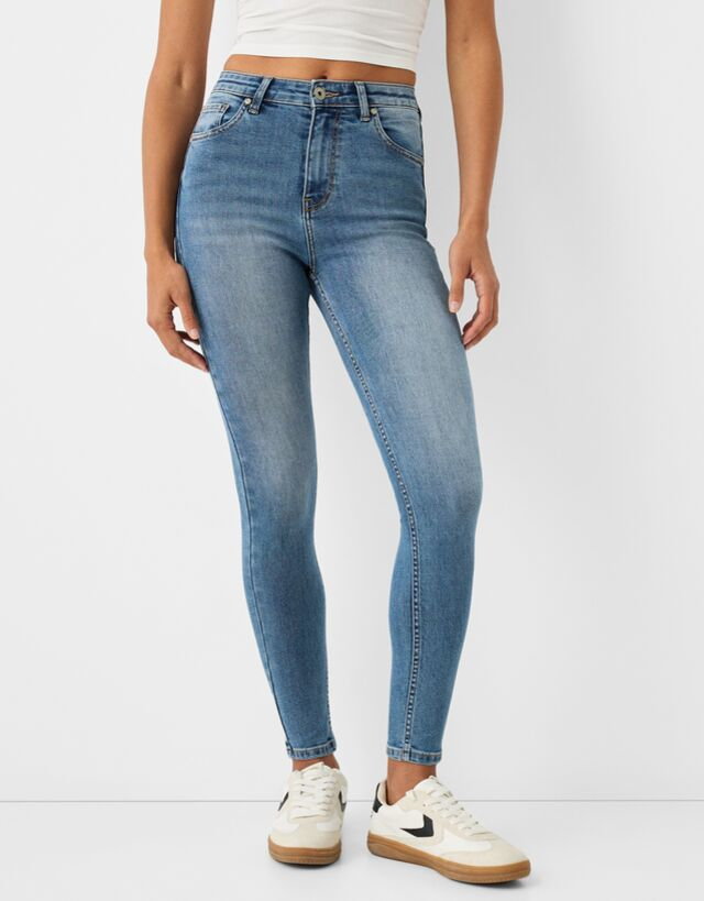 Bershka Jeansy Skinny Z Bardzo Wysokim Stanem Kobieta 32 Wyblakły Niebieski