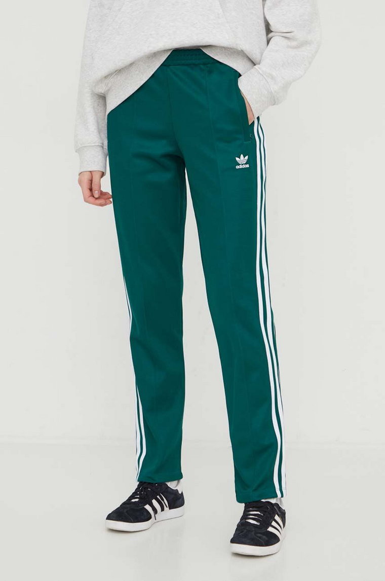 adidas Originals spodnie dresowe kolor zielony z aplikacją IP0628