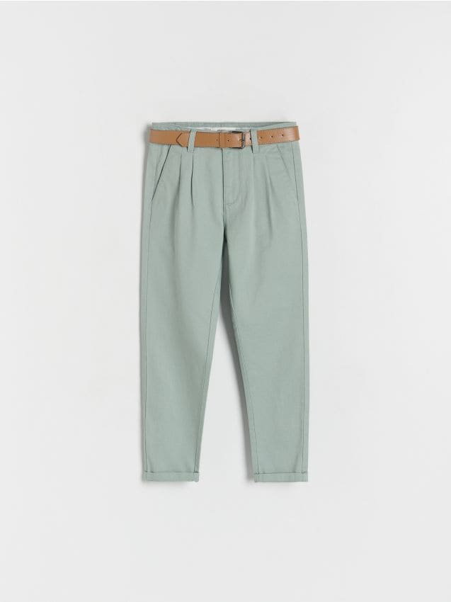 Reserved - Strukturalne spodnie chino z paskiem - jasnozielony