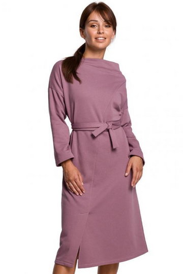 Bawełniana sukienka dzianinowa z paskiem asymetryczny dekolt fioletowa