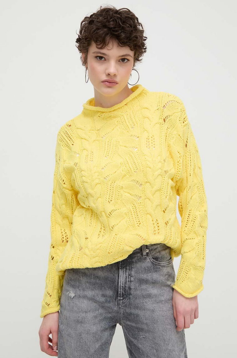 Desigual sweter bawełniany MILANO kolor żółty z półgolfem 24SWJF23