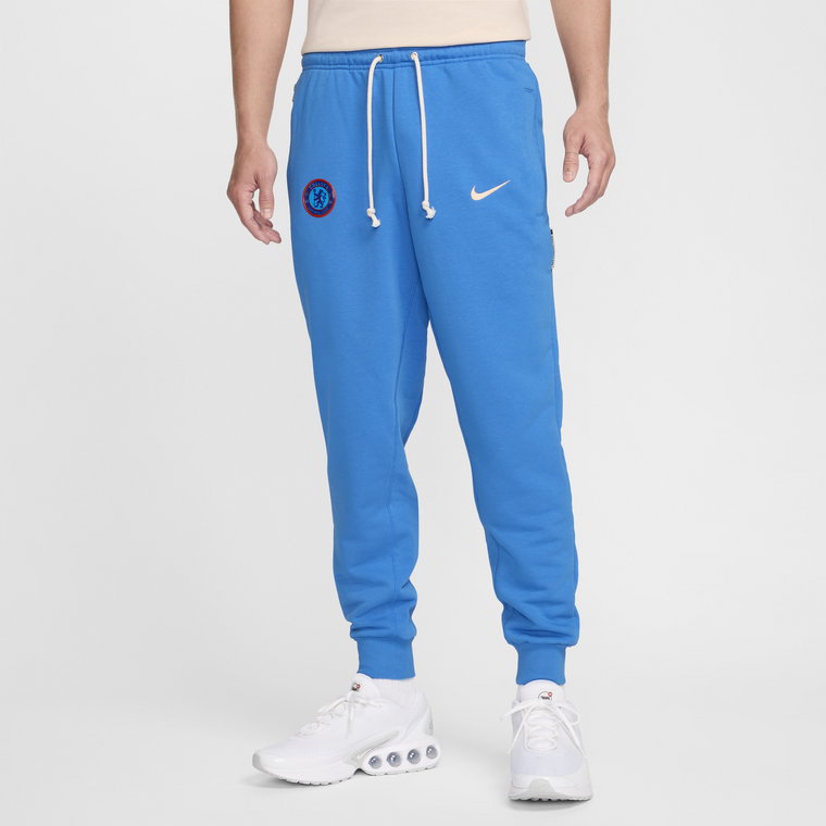 Męskie zwężane spodnie piłkarskie Nike Dri-FIT Chelsea F.C. Standard Issue - Niebieski