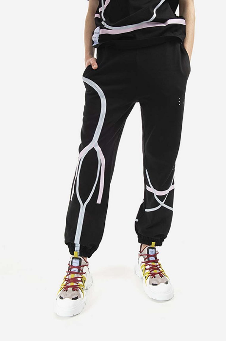 MCQ spodnie dresowe bawełniane Taped kolor czarny wzorzyste 647262RST771000-BLACK