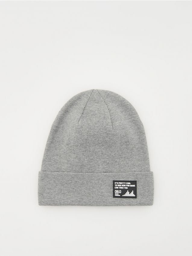 Reserved - Czapka beanie z naszywką - ciemnoszary