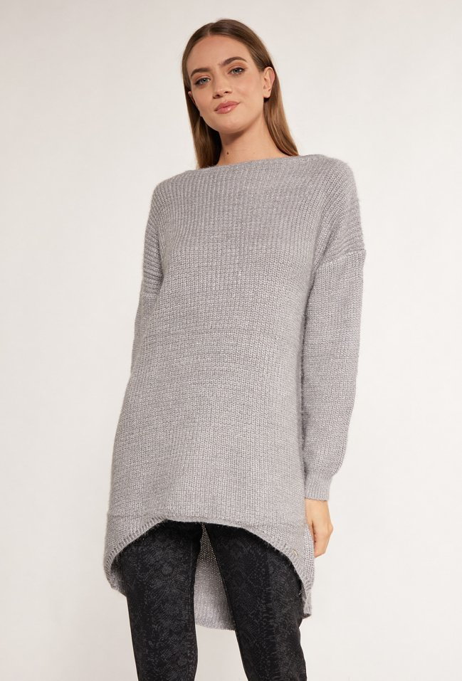Sweter z dłuższym tyłem