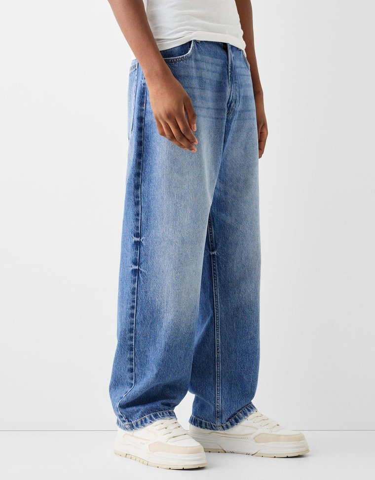 Bershka Jeansy Baggy Mężczyzna 38 Wyblakły Niebieski