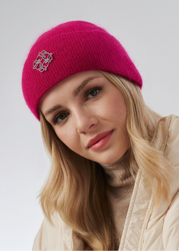 Różowa czapka damska z logo OCHNIK