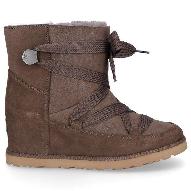 UGG Śniegowce CLASSIC FEMME LACE-UP gefüttert