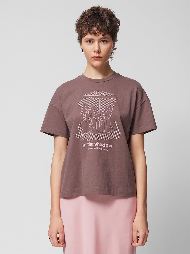T-shirt oversize z nadrukiem damski Outhorn - brązowy