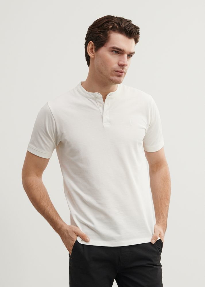 Biała koszulka polo ze stójką