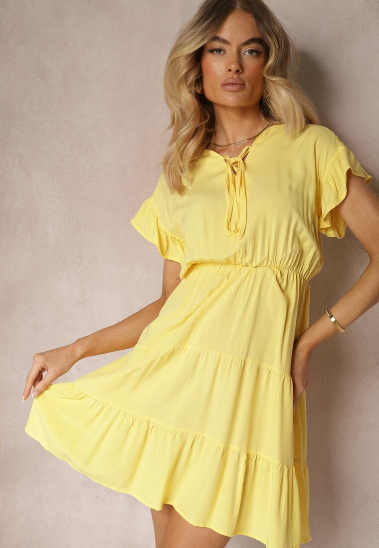 Żółta Sukienka Wiązana Materiałowym Paskiem z Gumką w Talii i Falbanką Tiamari