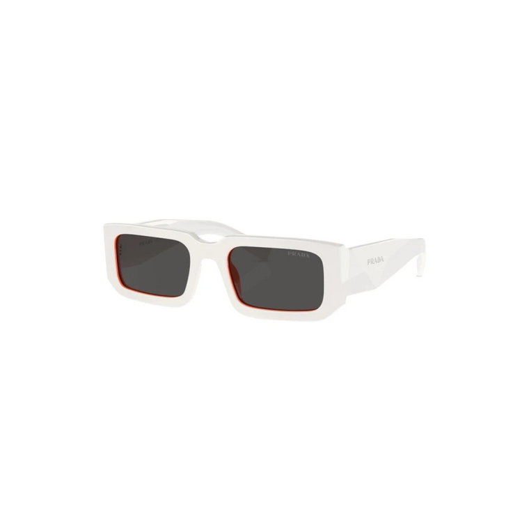 Białe okulary przeciwsłoneczne, styl codzienny, oryginalne etui Prada