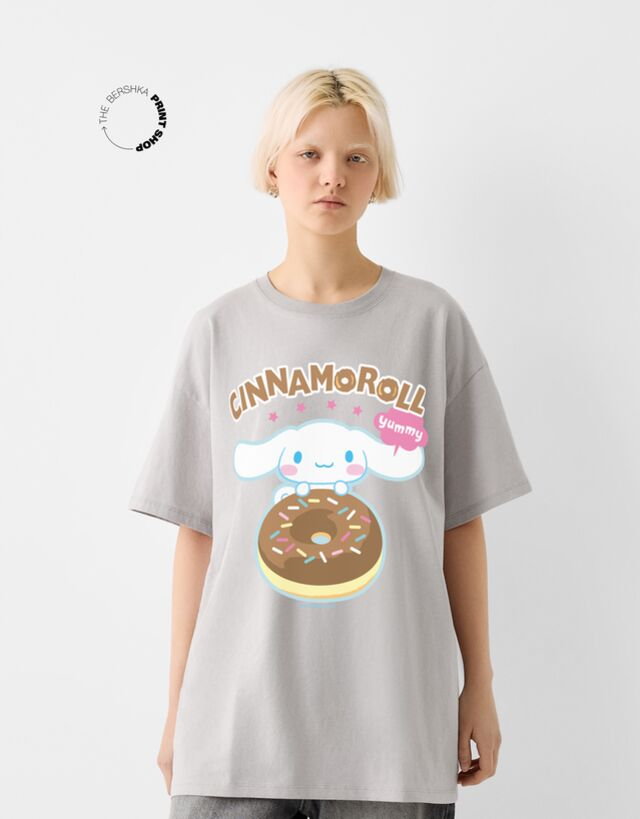 Bershka Cinnamoroll  Koszulka Oversize Z Krótkim Rękawem I Nadrukiem Kobieta M Szary