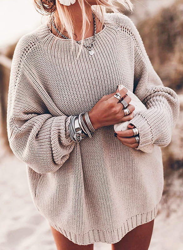 Sweter w prążki z ażurowymi wstawkami na rękawach