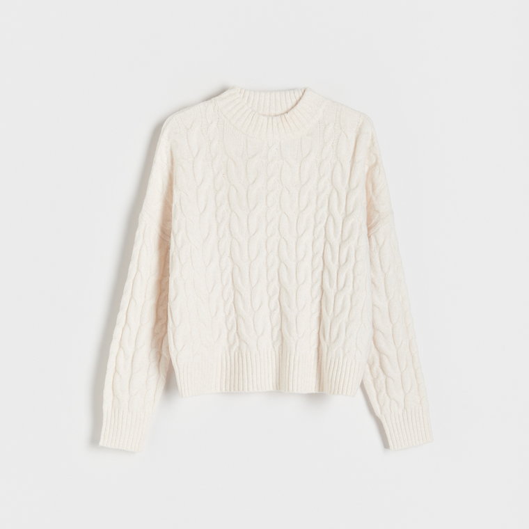 Reserved - Sweter z warkoczowym splotem - kremowy
