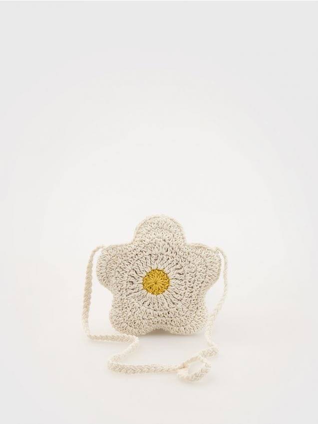 Reserved - Torebka w kształcie kwiatka - złamana biel