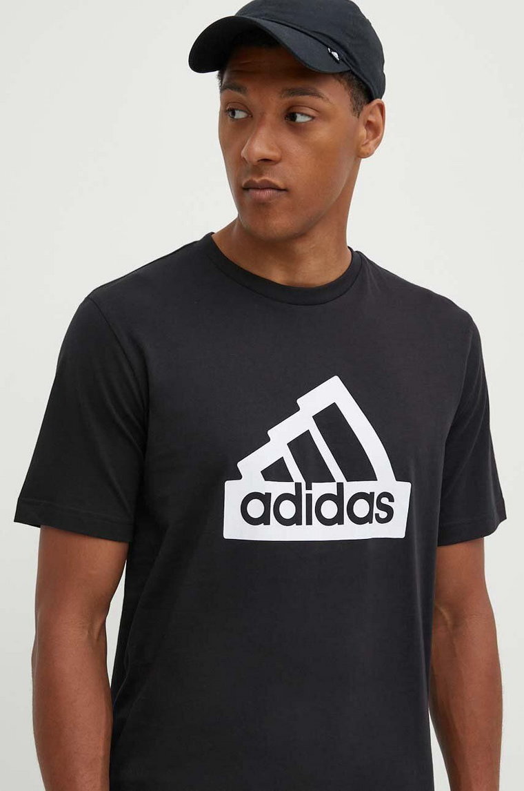 adidas t-shirt bawełniany Essentials męski kolor czarny z nadrukiem IW2702