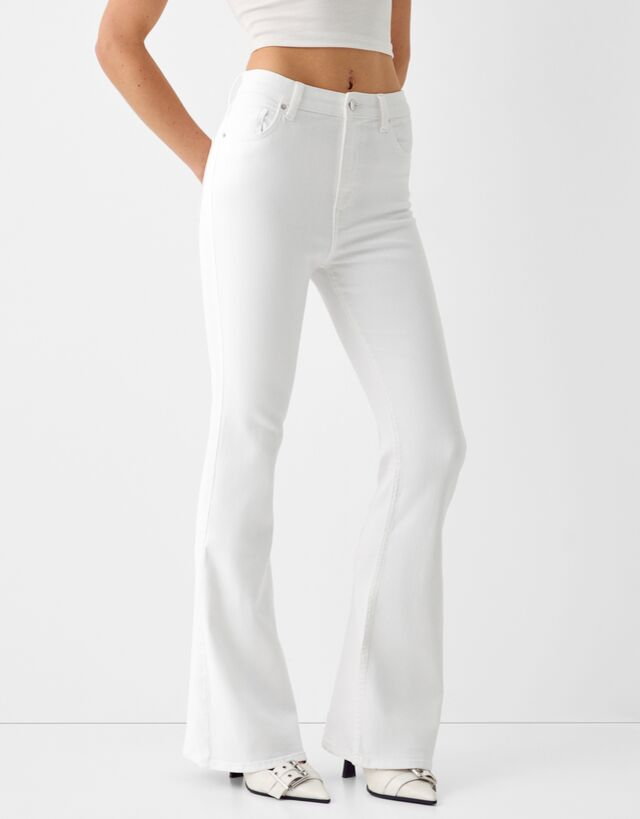 Bershka Rozszerzane Spodnie Jeansowe Kobieta 38 Biały