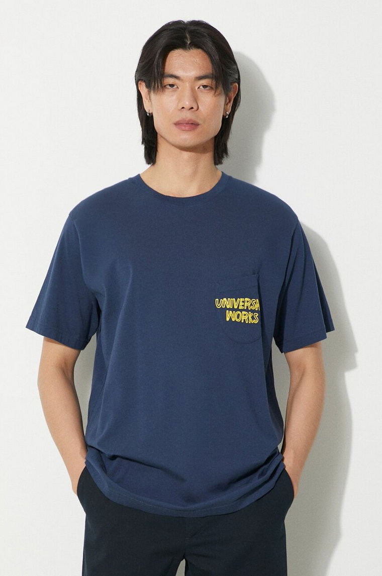 Universal Works t-shirt bawełniany Print Pocket Tee męski kolor granatowy z nadrukiem 30611.NAVY