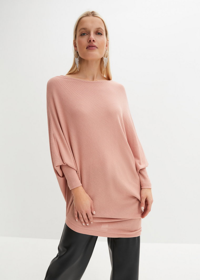 Sweter oversize z asymetrycznym dołem