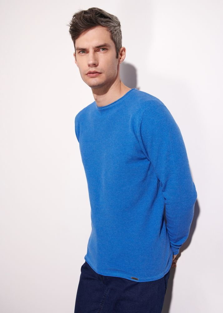 Niebieski sweter męski basic