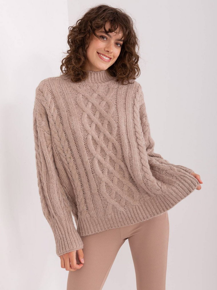 Sweter z warkoczami beżowy casual dekolt półgolf