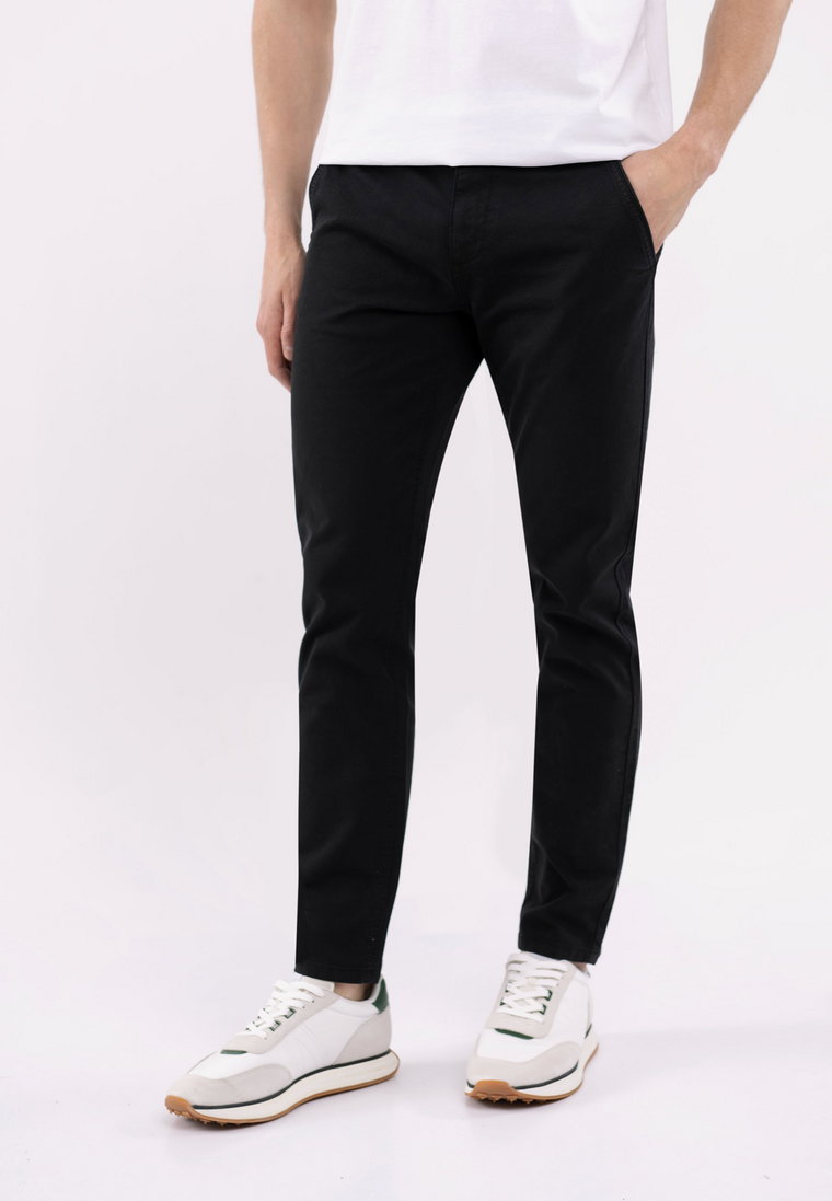 Czarne spodnie chinosy R-PARKS